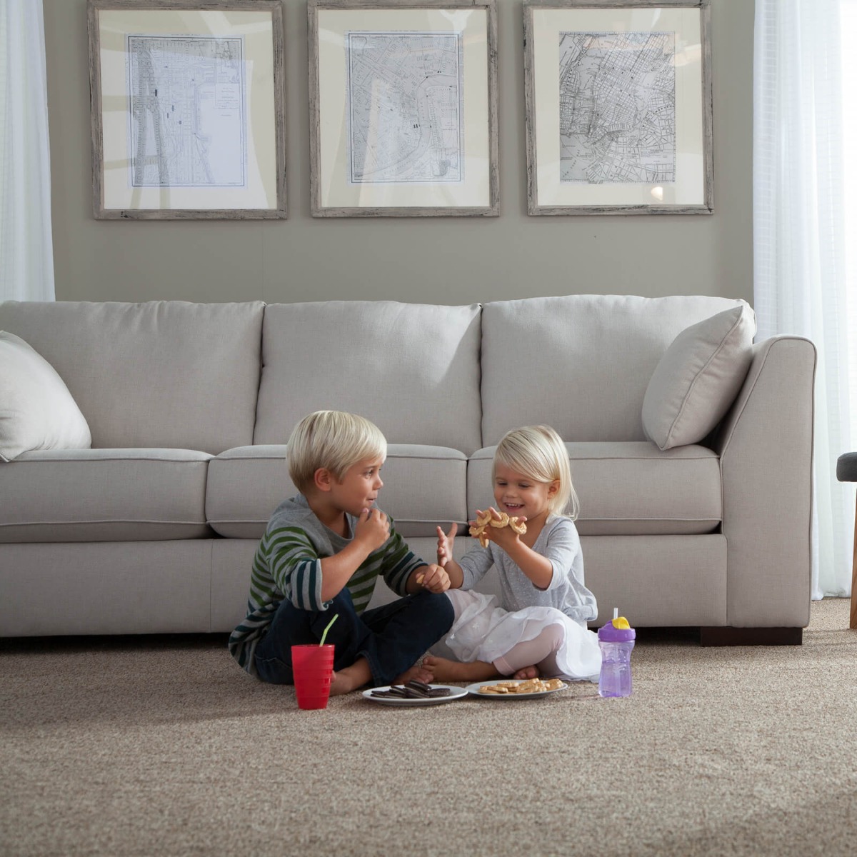 children on carpet